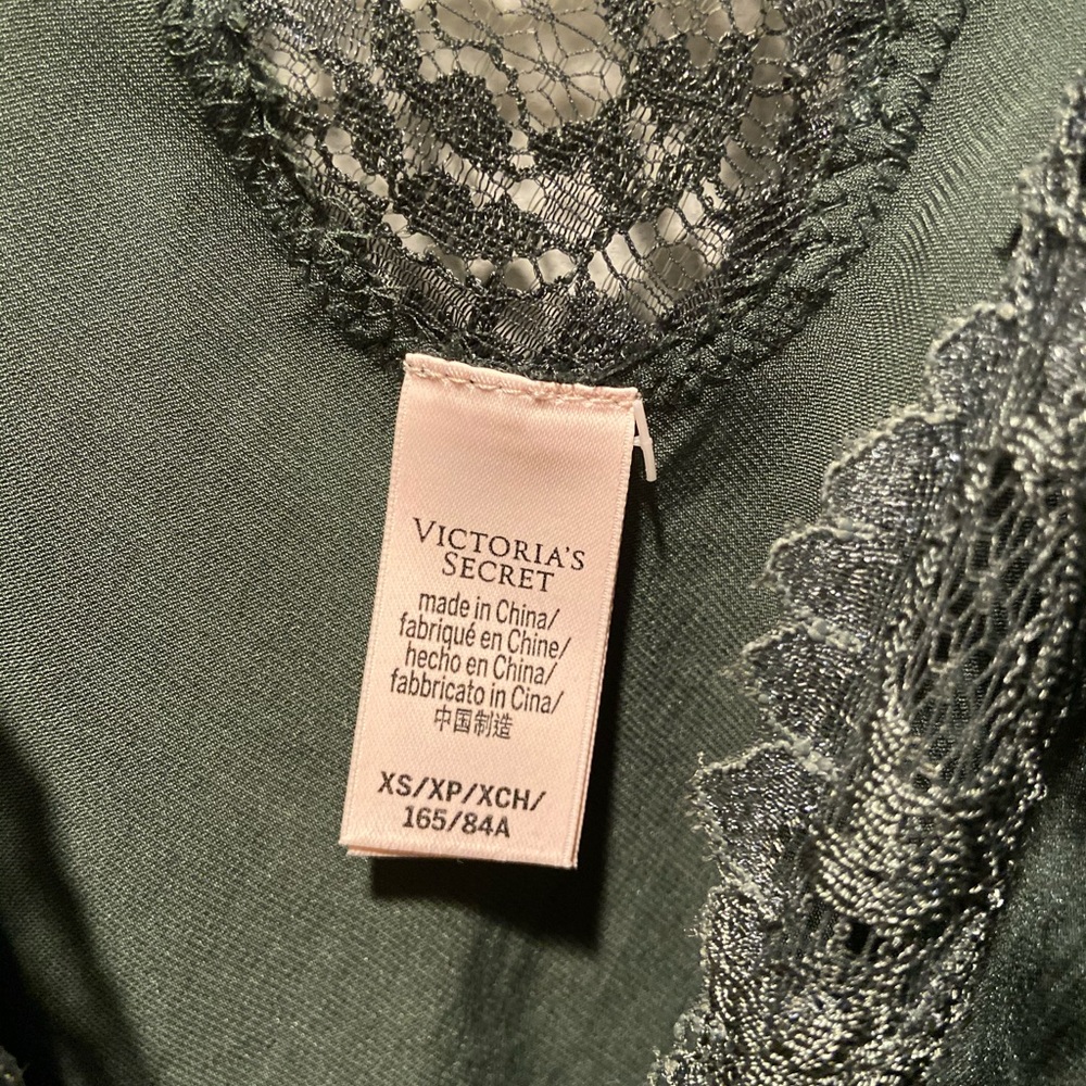 Victoria’s Secret Bundle: XS Slips - Picture 9 of 11